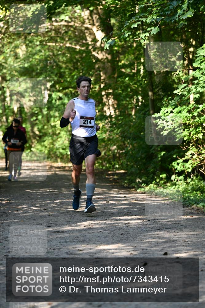 06.10.2024 - Bramfelder Halbmarathon 2024 Dr. Thomas Lammeyer http://msf.ph/oto/7343415 06.10.2024 10:56:23 Laufen 214 meine-sportfotos.de
