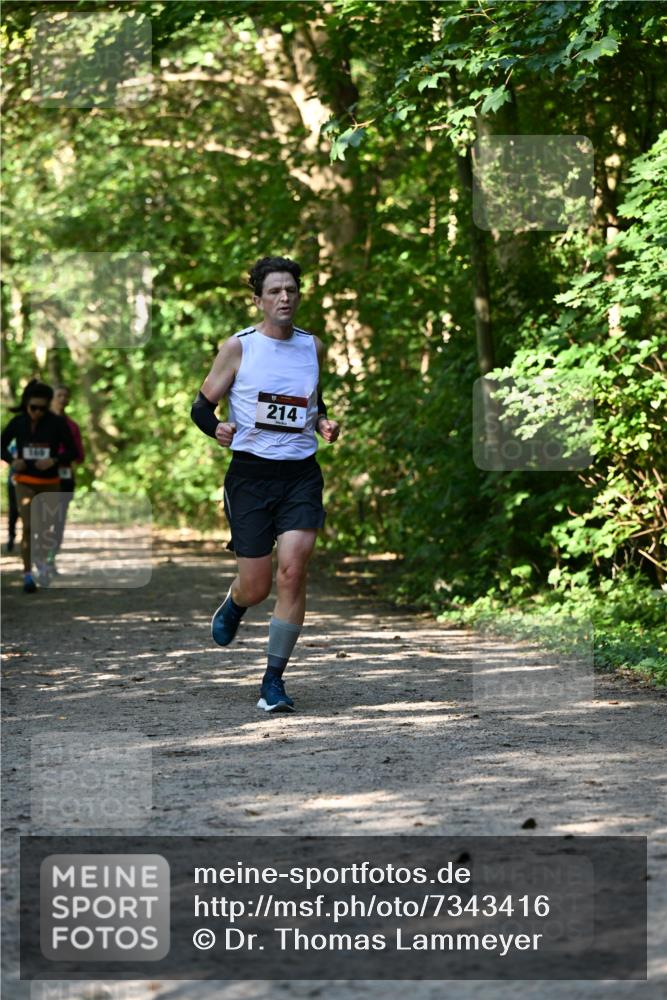 06.10.2024 - Bramfelder Halbmarathon 2024 Dr. Thomas Lammeyer http://msf.ph/oto/7343416 06.10.2024 10:56:23 Laufen 214 meine-sportfotos.de