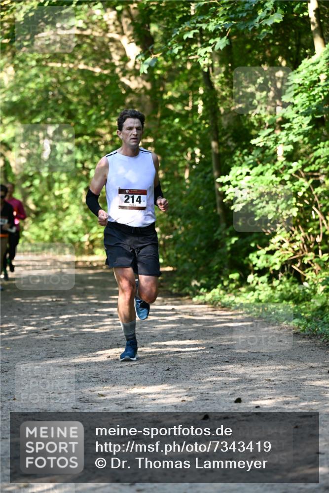 06.10.2024 - Bramfelder Halbmarathon 2024 Dr. Thomas Lammeyer http://msf.ph/oto/7343419 06.10.2024 10:56:23 Laufen 214 meine-sportfotos.de