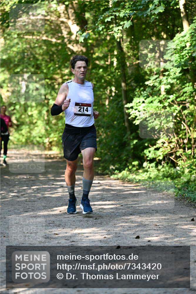06.10.2024 - Bramfelder Halbmarathon 2024 Dr. Thomas Lammeyer http://msf.ph/oto/7343420 06.10.2024 10:56:24 Laufen 214 meine-sportfotos.de