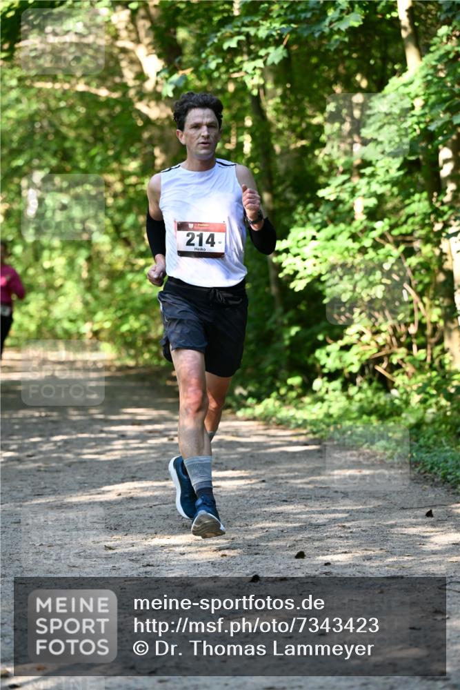 06.10.2024 - Bramfelder Halbmarathon 2024 Dr. Thomas Lammeyer http://msf.ph/oto/7343423 06.10.2024 10:56:24 Laufen 214 meine-sportfotos.de