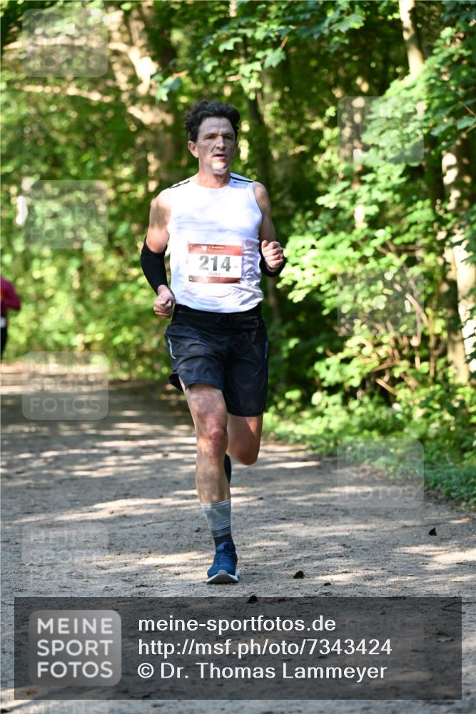 06.10.2024 - Bramfelder Halbmarathon 2024 Dr. Thomas Lammeyer http://msf.ph/oto/7343424 06.10.2024 10:56:24 Laufen 214 meine-sportfotos.de