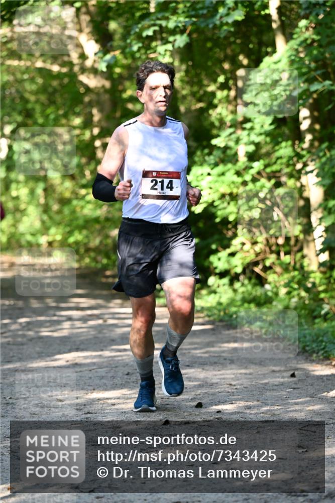 06.10.2024 - Bramfelder Halbmarathon 2024 Dr. Thomas Lammeyer http://msf.ph/oto/7343425 06.10.2024 10:56:24 Laufen 214 meine-sportfotos.de