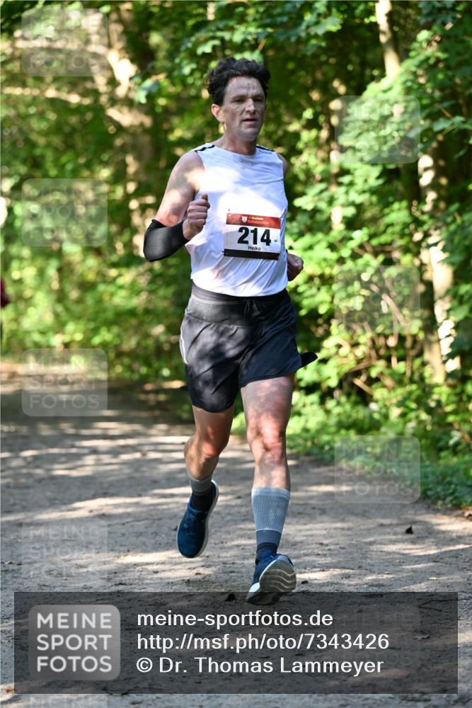06.10.2024 - Bramfelder Halbmarathon 2024 Dr. Thomas Lammeyer http://msf.ph/oto/7343426 06.10.2024 10:56:24 Laufen 214 meine-sportfotos.de