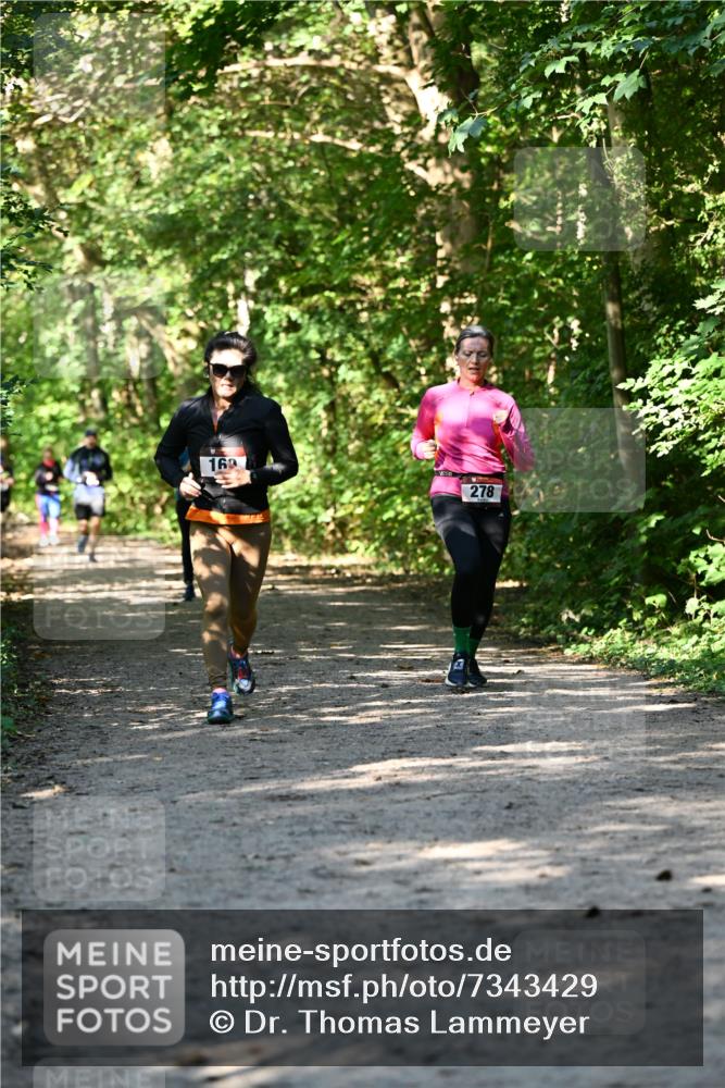 06.10.2024 - Bramfelder Halbmarathon 2024 Dr. Thomas Lammeyer http://msf.ph/oto/7343429 06.10.2024 10:56:27 Laufen 160, 278 meine-sportfotos.de