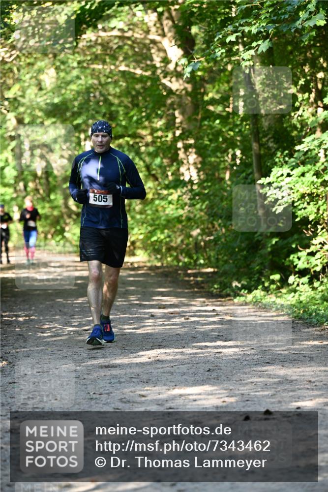 06.10.2024 - Bramfelder Halbmarathon 2024 Dr. Thomas Lammeyer http://msf.ph/oto/7343462 06.10.2024 10:56:38 Laufen 505 meine-sportfotos.de