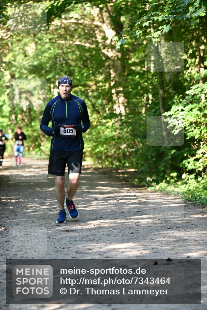 06.10.2024 - Bramfelder Halbmarathon 2024 Dr. Thomas Lammeyer http://msf.ph/oto/7343464 06.10.2024 10:56:38 Laufen 505 meine-sportfotos.de