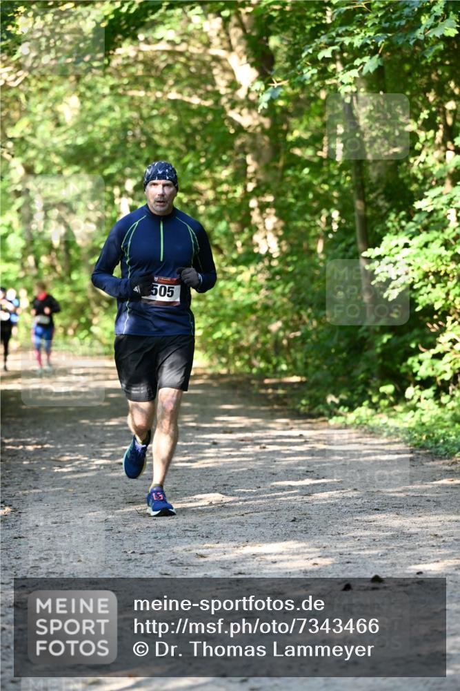 06.10.2024 - Bramfelder Halbmarathon 2024 Dr. Thomas Lammeyer http://msf.ph/oto/7343466 06.10.2024 10:56:38 Laufen 505 meine-sportfotos.de