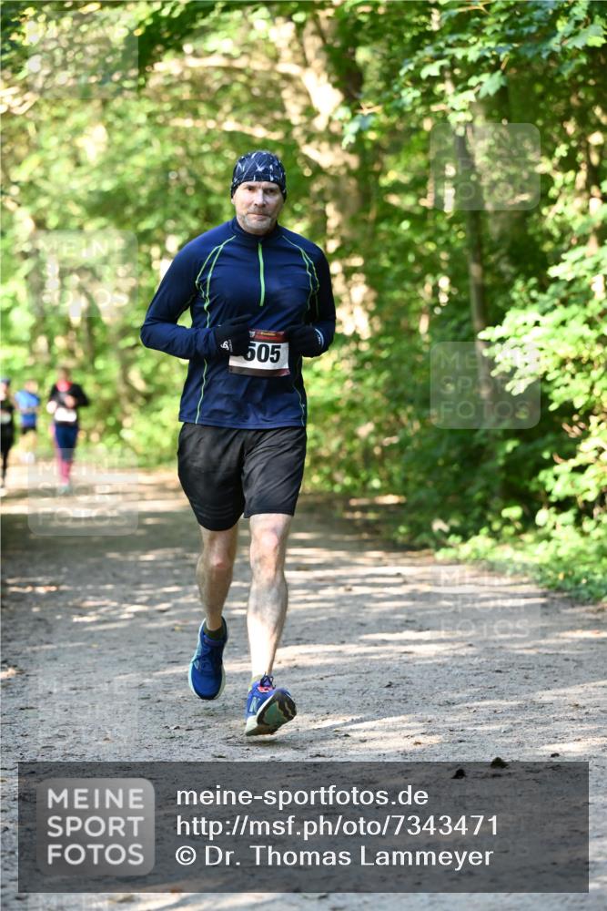 06.10.2024 - Bramfelder Halbmarathon 2024 Dr. Thomas Lammeyer http://msf.ph/oto/7343471 06.10.2024 10:56:39 Laufen 505 meine-sportfotos.de