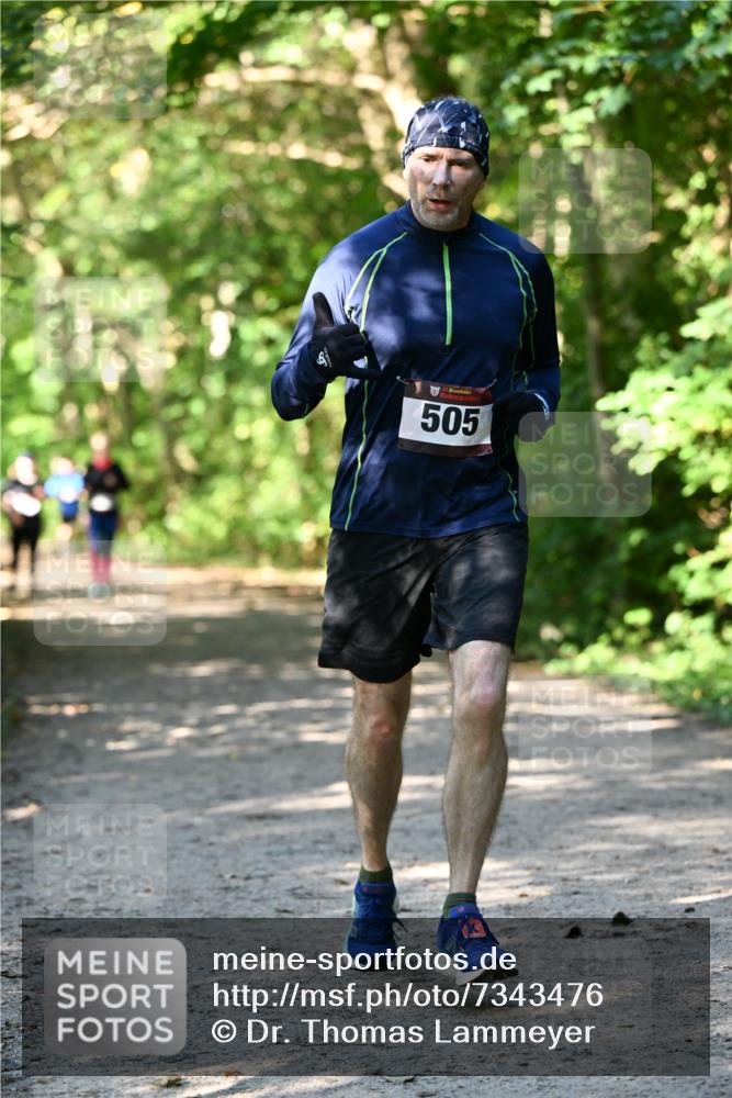 06.10.2024 - Bramfelder Halbmarathon 2024 Dr. Thomas Lammeyer http://msf.ph/oto/7343476 06.10.2024 10:56:40 Laufen 505 meine-sportfotos.de