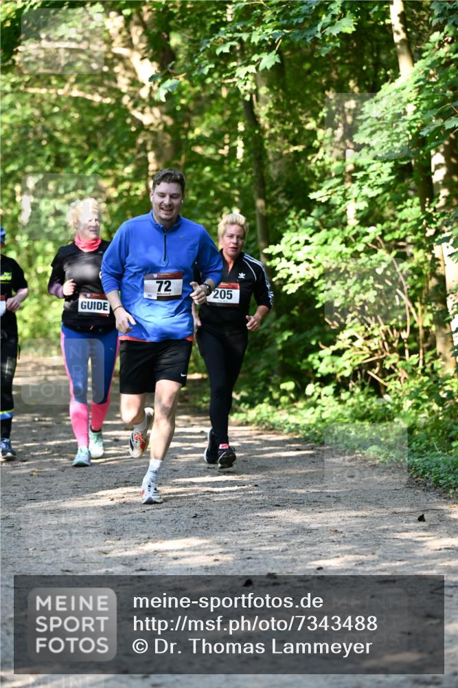 06.10.2024 - Bramfelder Halbmarathon 2024 Dr. Thomas Lammeyer http://msf.ph/oto/7343488 06.10.2024 10:56:55 Laufen 85, 72, 205 meine-sportfotos.de