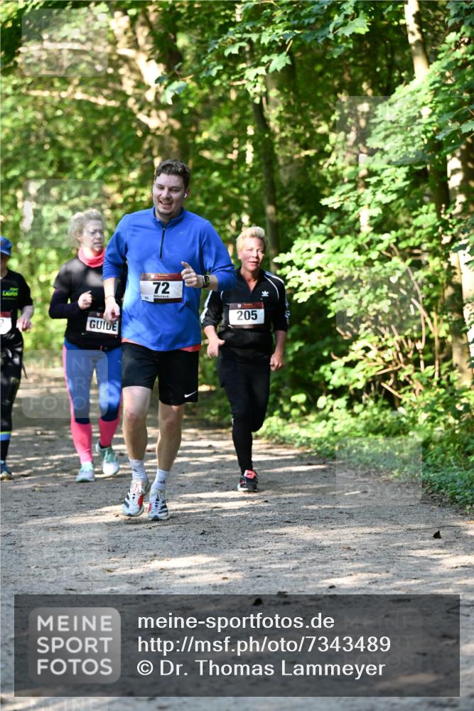 06.10.2024 - Bramfelder Halbmarathon 2024 Dr. Thomas Lammeyer http://msf.ph/oto/7343489 06.10.2024 10:56:55 Laufen 2, 72, 205 meine-sportfotos.de