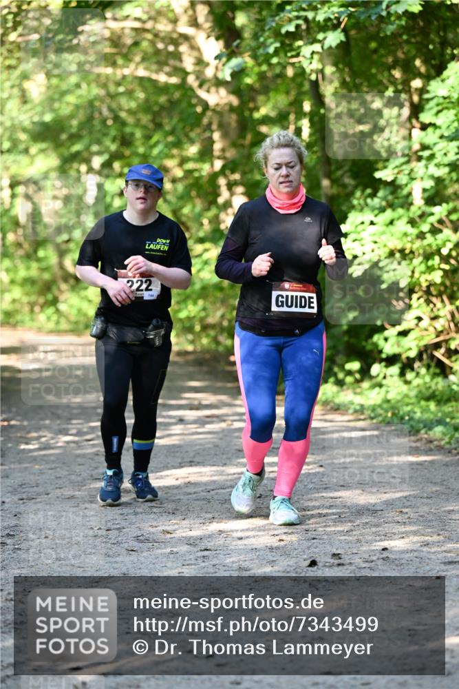 06.10.2024 - Bramfelder Halbmarathon 2024 Dr. Thomas Lammeyer http://msf.ph/oto/7343499 06.10.2024 10:56:58 Laufen 222 meine-sportfotos.de