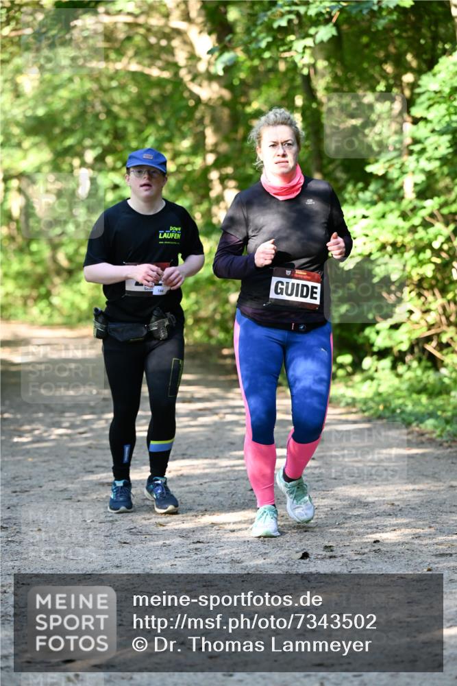 06.10.2024 - Bramfelder Halbmarathon 2024 Dr. Thomas Lammeyer http://msf.ph/oto/7343502 06.10.2024 10:56:58 Laufen 144 meine-sportfotos.de