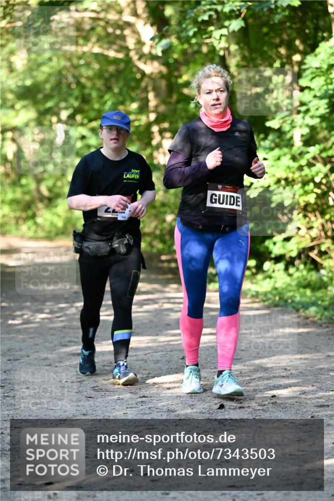 06.10.2024 - Bramfelder Halbmarathon 2024 Dr. Thomas Lammeyer http://msf.ph/oto/7343503 06.10.2024 10:56:58 Laufen  meine-sportfotos.de