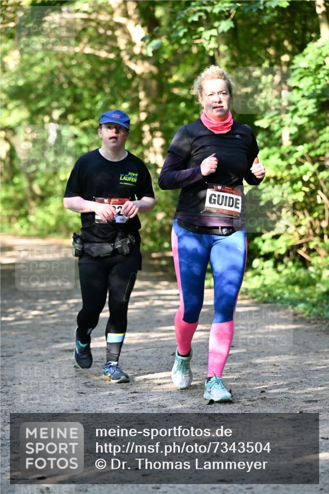 06.10.2024 - Bramfelder Halbmarathon 2024 Dr. Thomas Lammeyer http://msf.ph/oto/7343504 06.10.2024 10:56:58 Laufen  meine-sportfotos.de