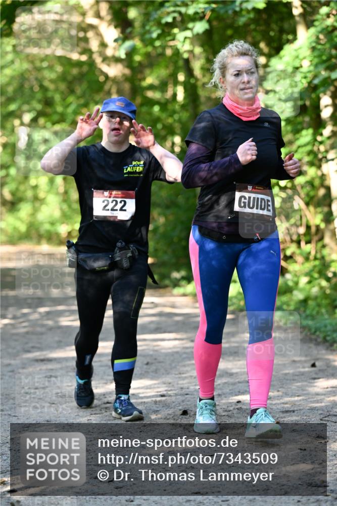 06.10.2024 - Bramfelder Halbmarathon 2024 Dr. Thomas Lammeyer http://msf.ph/oto/7343509 06.10.2024 10:56:59 Laufen 222 meine-sportfotos.de