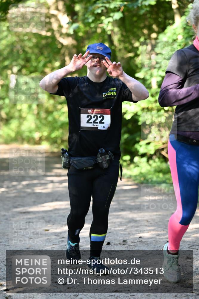 06.10.2024 - Bramfelder Halbmarathon 2024 Dr. Thomas Lammeyer http://msf.ph/oto/7343513 06.10.2024 10:57:00 Laufen 222, 144 meine-sportfotos.de