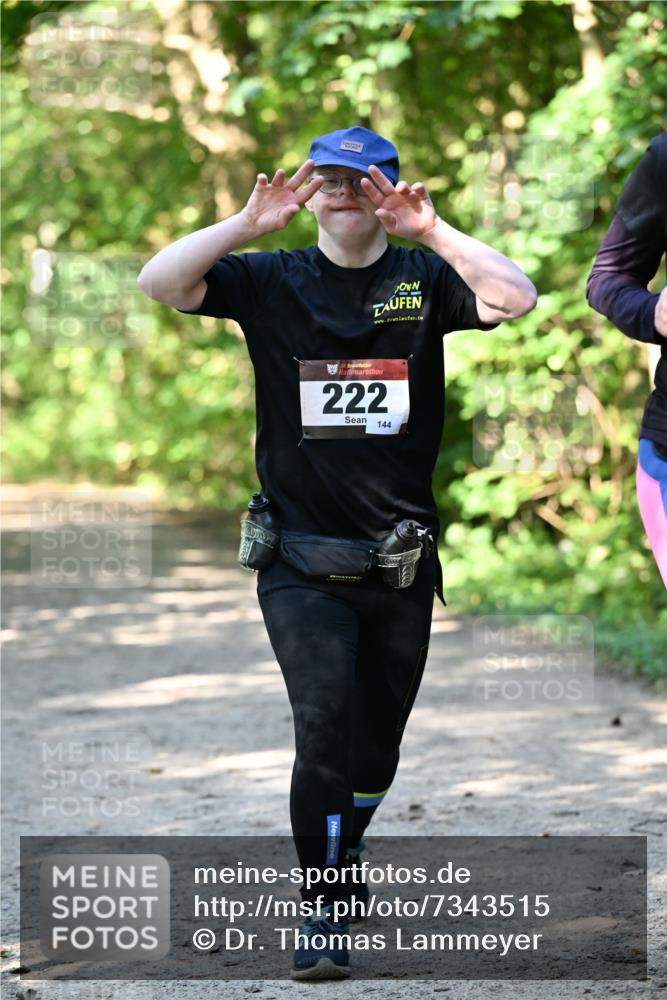 06.10.2024 - Bramfelder Halbmarathon 2024 Dr. Thomas Lammeyer http://msf.ph/oto/7343515 06.10.2024 10:57:00 Laufen 33, 222, 144 meine-sportfotos.de