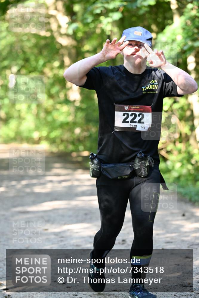 06.10.2024 - Bramfelder Halbmarathon 2024 Dr. Thomas Lammeyer http://msf.ph/oto/7343518 06.10.2024 10:57:00 Laufen 33, 222, 144 meine-sportfotos.de