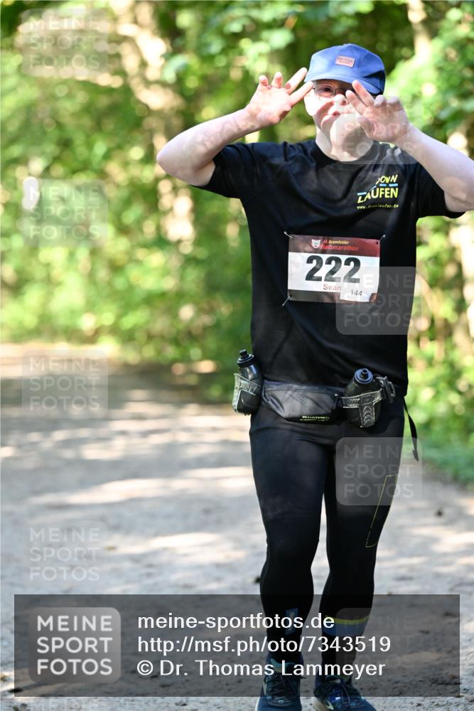 06.10.2024 - Bramfelder Halbmarathon 2024 Dr. Thomas Lammeyer http://msf.ph/oto/7343519 06.10.2024 10:57:01 Laufen 222, 144 meine-sportfotos.de