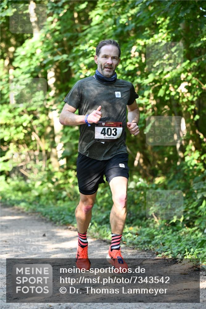 06.10.2024 - Bramfelder Halbmarathon 2024 Dr. Thomas Lammeyer http://msf.ph/oto/7343542 06.10.2024 10:57:17 Laufen 33, 403 meine-sportfotos.de