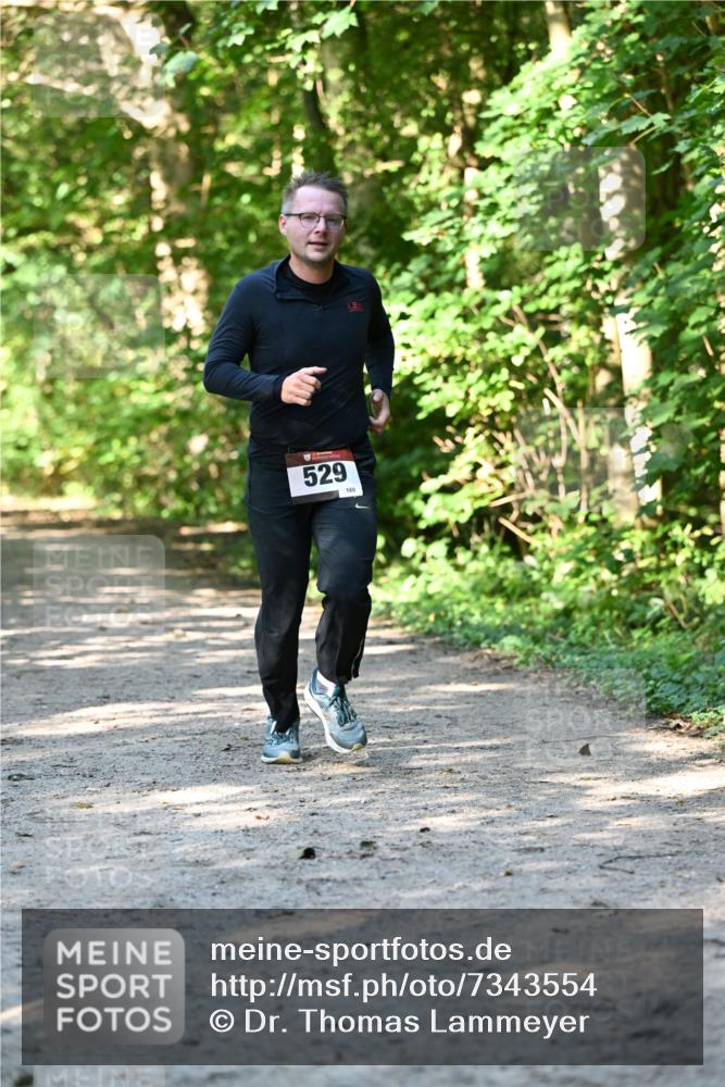 06.10.2024 - Bramfelder Halbmarathon 2024 Dr. Thomas Lammeyer http://msf.ph/oto/7343554 06.10.2024 10:57:23 Laufen 529, 160 meine-sportfotos.de