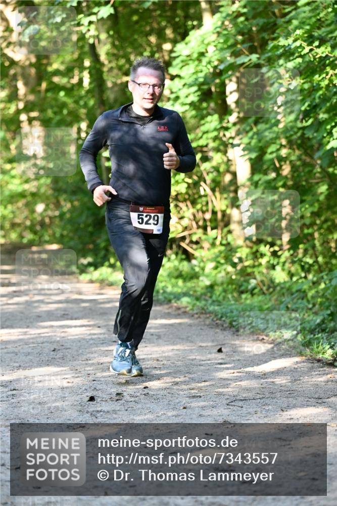 06.10.2024 - Bramfelder Halbmarathon 2024 Dr. Thomas Lammeyer http://msf.ph/oto/7343557 06.10.2024 10:57:23 Laufen 529, 160 meine-sportfotos.de