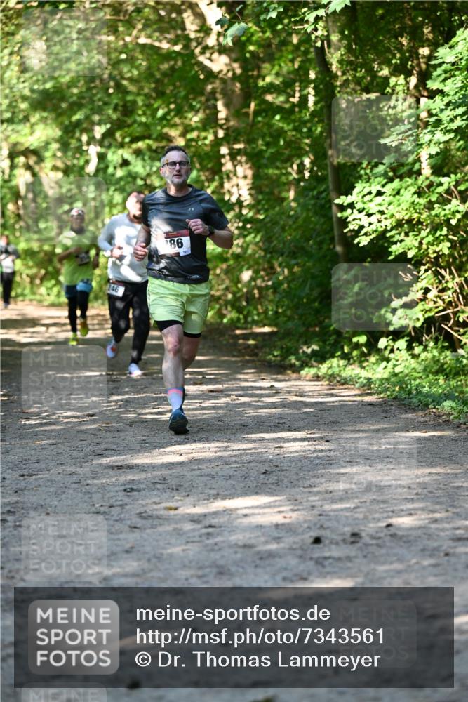 06.10.2024 - Bramfelder Halbmarathon 2024 Dr. Thomas Lammeyer http://msf.ph/oto/7343561 06.10.2024 10:57:27 Laufen 246, 86, 161 meine-sportfotos.de