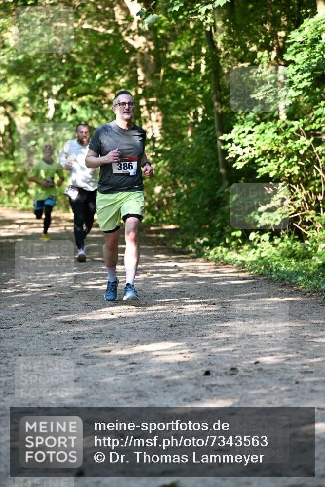 06.10.2024 - Bramfelder Halbmarathon 2024 Dr. Thomas Lammeyer http://msf.ph/oto/7343563 06.10.2024 10:57:27 Laufen 386 meine-sportfotos.de