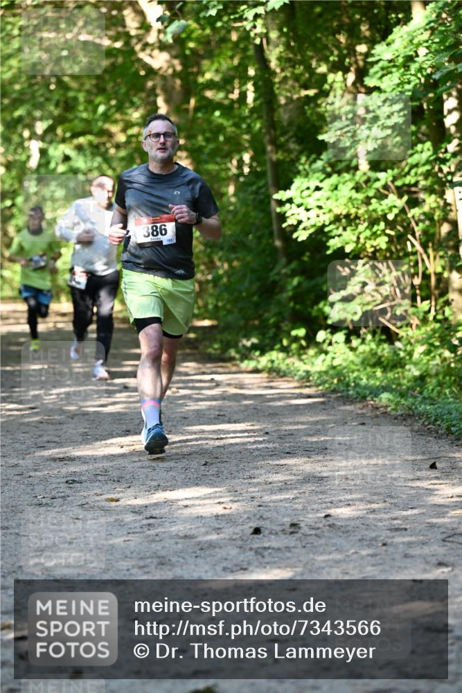 06.10.2024 - Bramfelder Halbmarathon 2024 Dr. Thomas Lammeyer http://msf.ph/oto/7343566 06.10.2024 10:57:27 Laufen 386, 161 meine-sportfotos.de