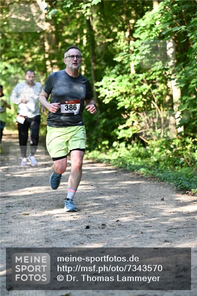 06.10.2024 - Bramfelder Halbmarathon 2024 Dr. Thomas Lammeyer http://msf.ph/oto/7343570 06.10.2024 10:57:28 Laufen 386 meine-sportfotos.de