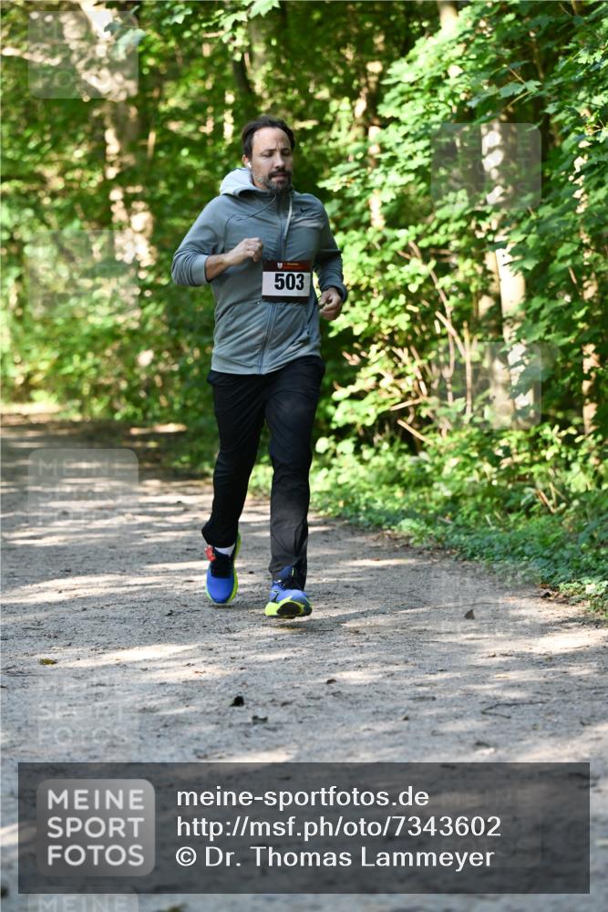 06.10.2024 - Bramfelder Halbmarathon 2024 Dr. Thomas Lammeyer http://msf.ph/oto/7343602 06.10.2024 10:57:40 Laufen 503 meine-sportfotos.de