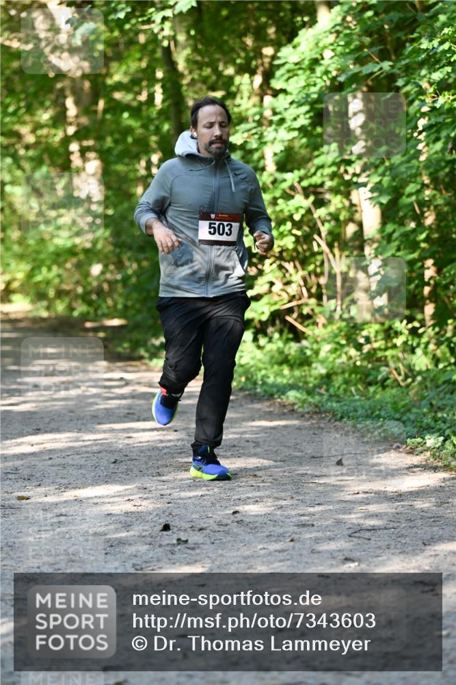 06.10.2024 - Bramfelder Halbmarathon 2024 Dr. Thomas Lammeyer http://msf.ph/oto/7343603 06.10.2024 10:57:41 Laufen 503 meine-sportfotos.de