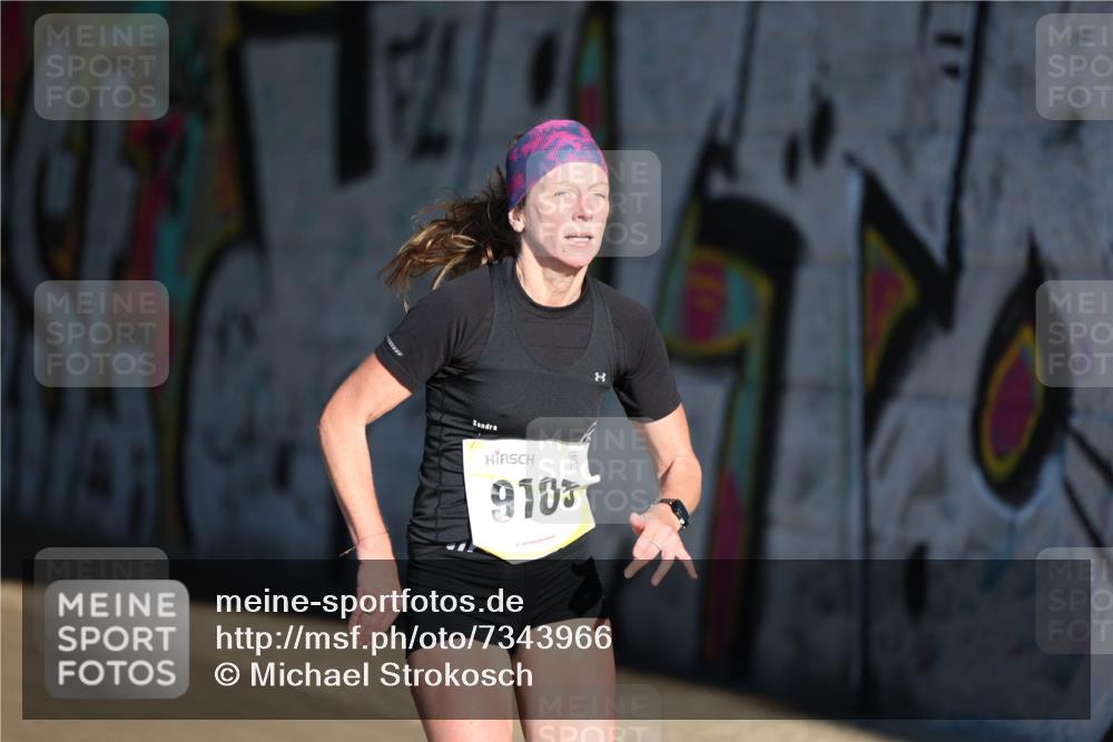 06.10.2024 - 19. swb-Marathon Bremen Michael Strokosch http://msf.ph/oto/7343966 06.10.2024 10:10:07 Laufen 9103 meine-sportfotos.de