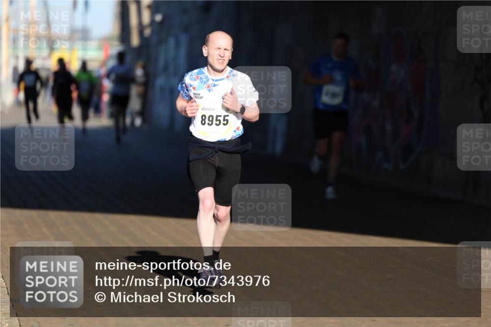 06.10.2024 - 19. swb-Marathon Bremen Michael Strokosch http://msf.ph/oto/7343976 06.10.2024 10:10:13 Laufen 8955, 70 meine-sportfotos.de