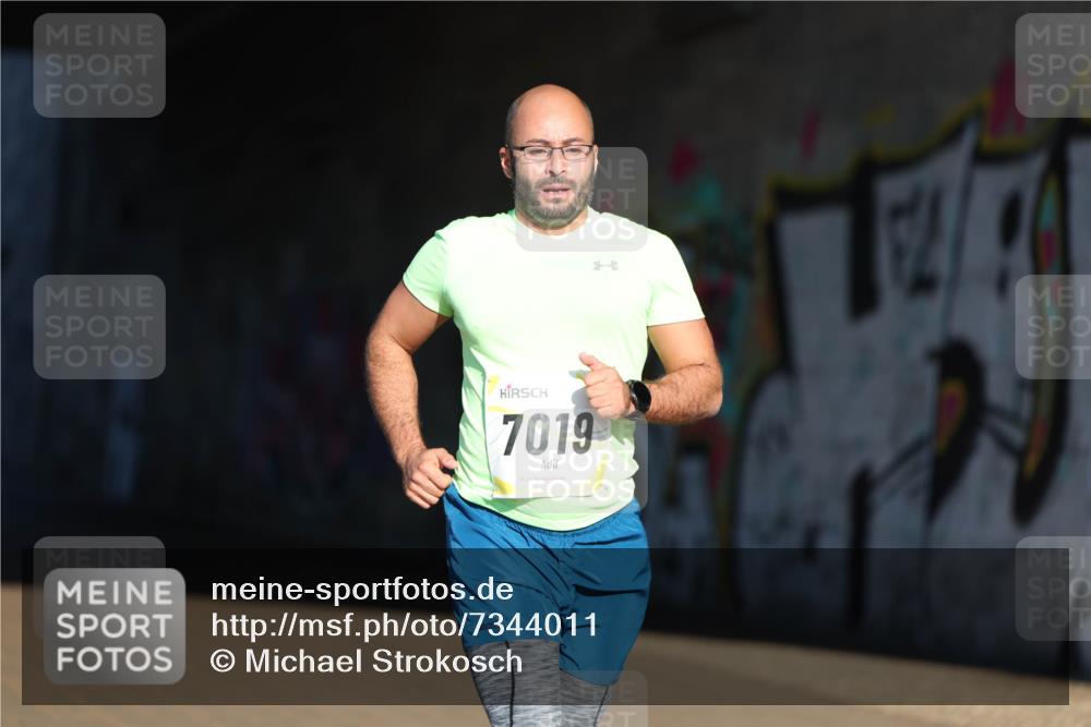 06.10.2024 - 19. swb-Marathon Bremen Michael Strokosch http://msf.ph/oto/7344011 06.10.2024 10:10:49 Laufen 7019 meine-sportfotos.de