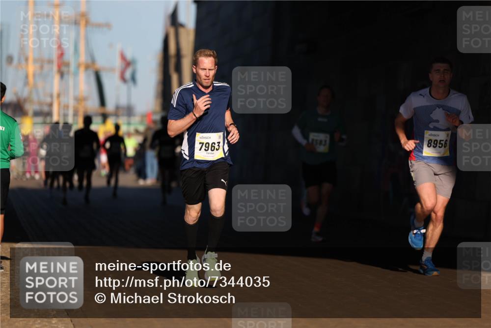 06.10.2024 - 19. swb-Marathon Bremen Michael Strokosch http://msf.ph/oto/7344035 06.10.2024 10:10:58 Laufen 7963, 8503, 8956 meine-sportfotos.de
