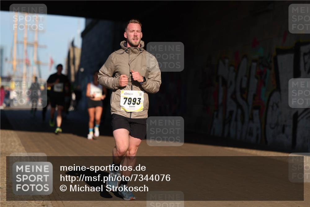 06.10.2024 - 19. swb-Marathon Bremen Michael Strokosch http://msf.ph/oto/7344076 06.10.2024 10:11:15 Laufen 7993 meine-sportfotos.de