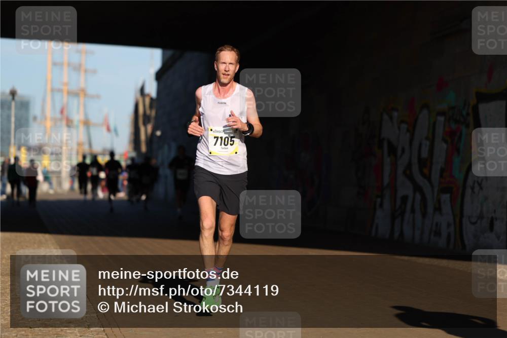 06.10.2024 - 19. swb-Marathon Bremen Michael Strokosch http://msf.ph/oto/7344119 06.10.2024 10:11:25 Laufen 7105 meine-sportfotos.de