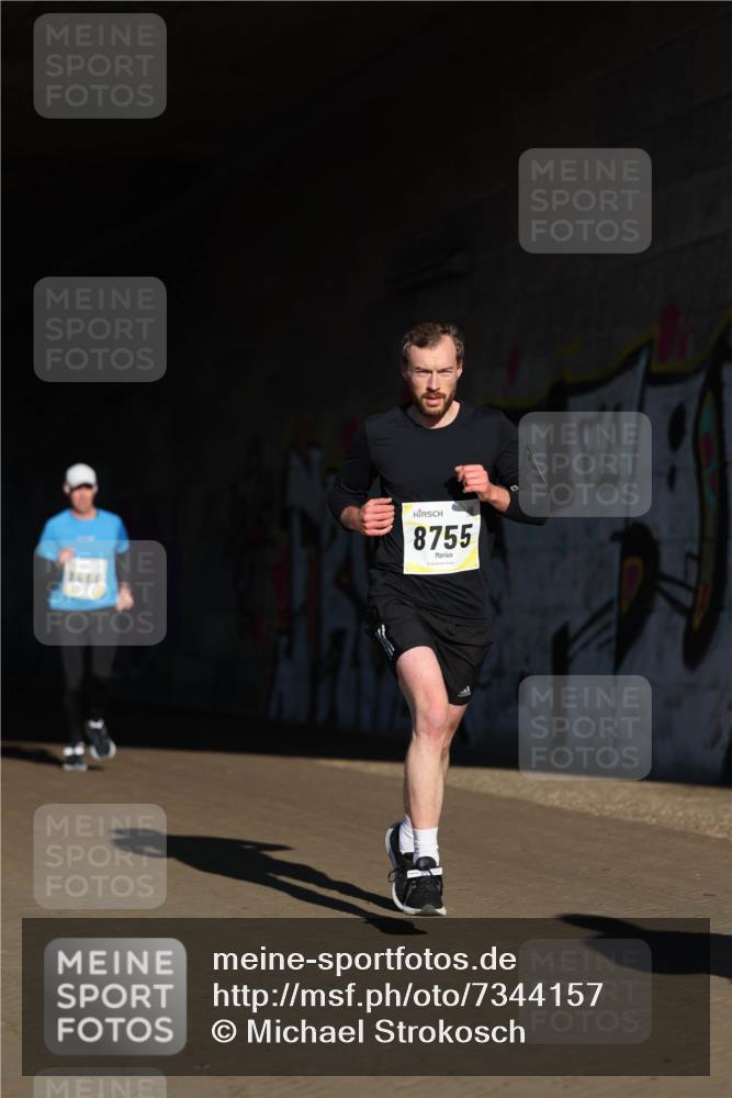 06.10.2024 - 19. swb-Marathon Bremen Michael Strokosch http://msf.ph/oto/7344157 06.10.2024 10:11:37 Laufen 8755 meine-sportfotos.de