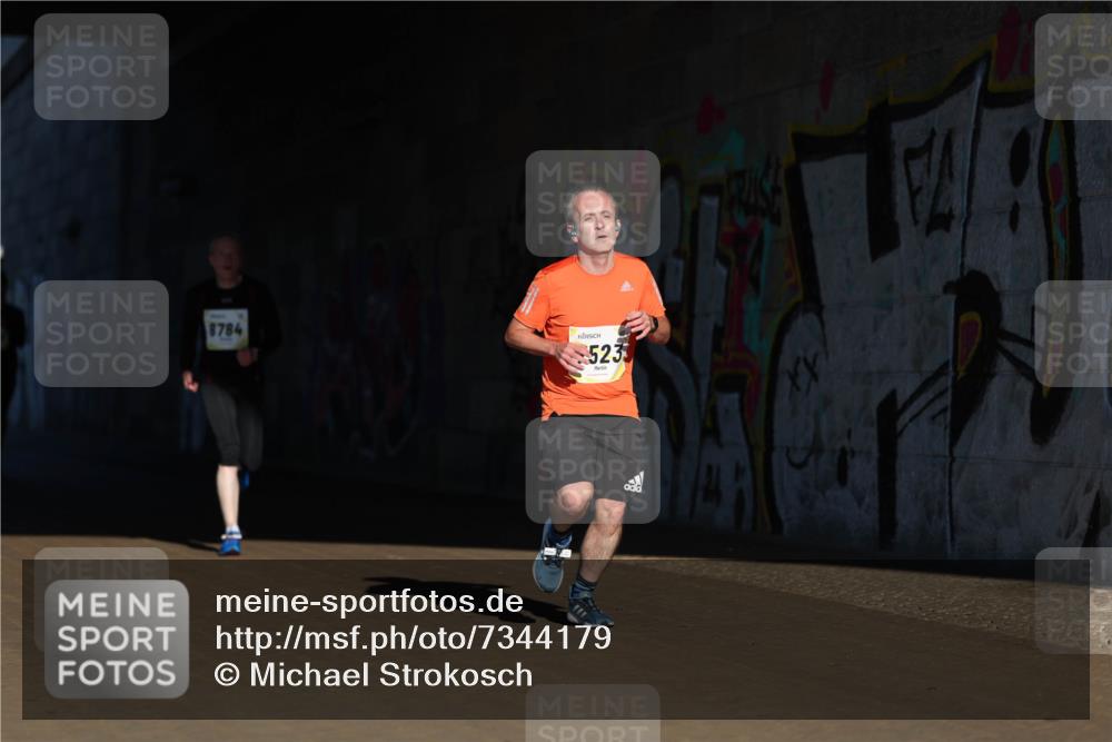 06.10.2024 - 19. swb-Marathon Bremen Michael Strokosch http://msf.ph/oto/7344179 06.10.2024 10:11:47 Laufen 8784, 523 meine-sportfotos.de