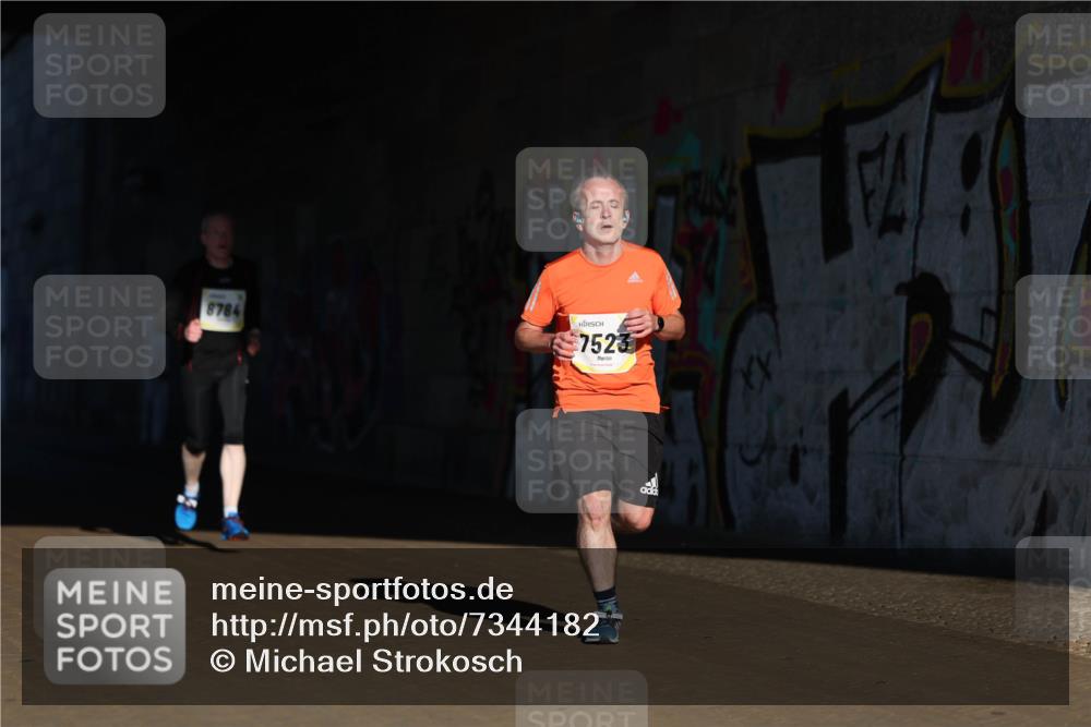 06.10.2024 - 19. swb-Marathon Bremen Michael Strokosch http://msf.ph/oto/7344182 06.10.2024 10:11:47 Laufen 6, 8784, 7523 meine-sportfotos.de