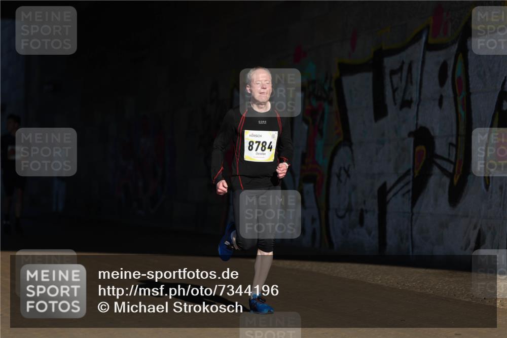 06.10.2024 - 19. swb-Marathon Bremen Michael Strokosch http://msf.ph/oto/7344196 06.10.2024 10:11:49 Laufen 8784 meine-sportfotos.de