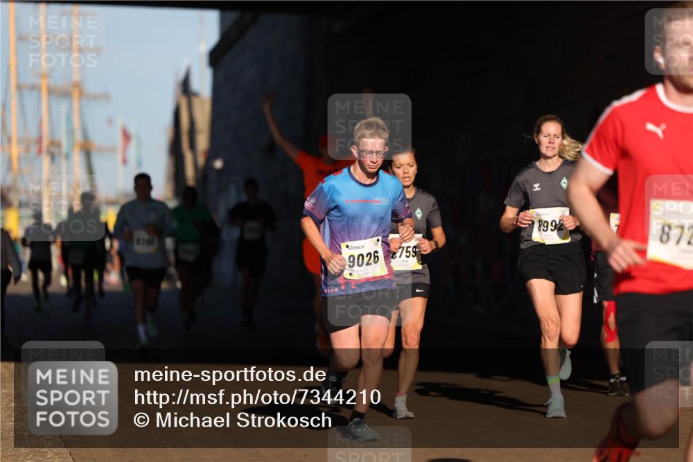 06.10.2024 - 19. swb-Marathon Bremen Michael Strokosch http://msf.ph/oto/7344210 06.10.2024 10:11:57 Laufen 8788, 9026, 759, 8992, 872 meine-sportfotos.de