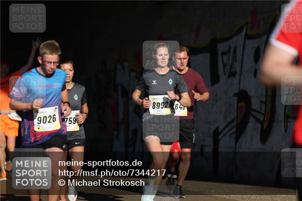 06.10.2024 - 19. swb-Marathon Bremen Michael Strokosch http://msf.ph/oto/7344217 06.10.2024 10:11:59 Laufen 9026, 759, 8992, 640 meine-sportfotos.de