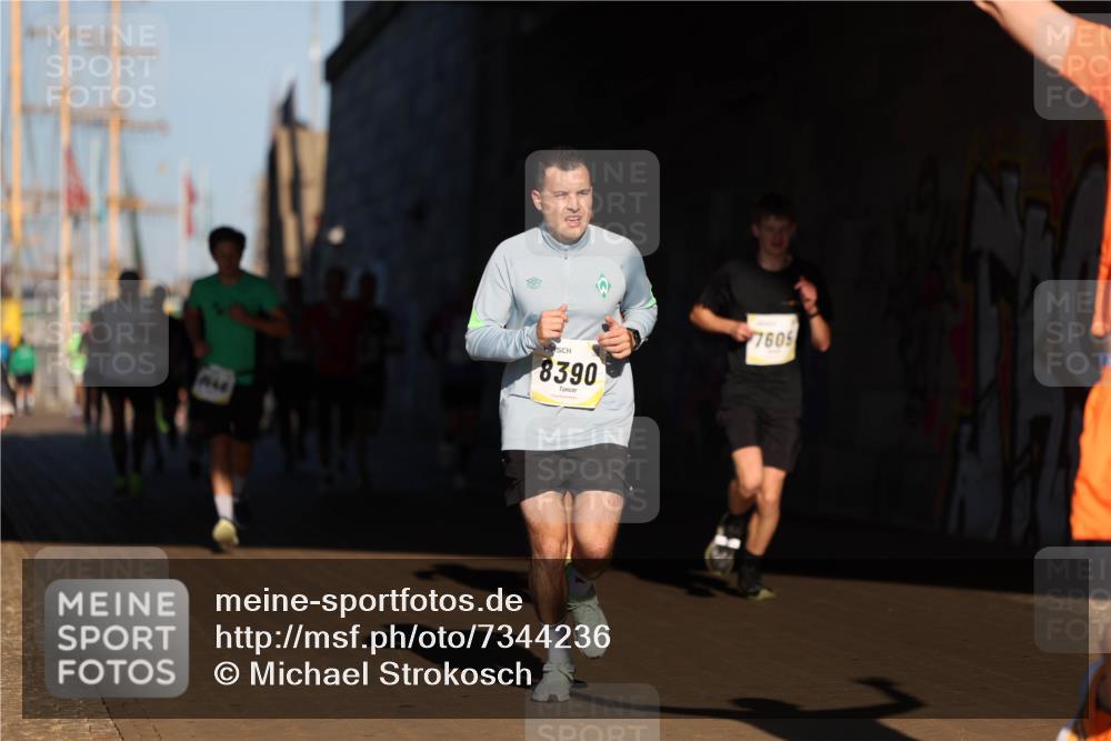 06.10.2024 - 19. swb-Marathon Bremen Michael Strokosch http://msf.ph/oto/7344236 06.10.2024 10:12:02 Laufen 8390, 7605 meine-sportfotos.de