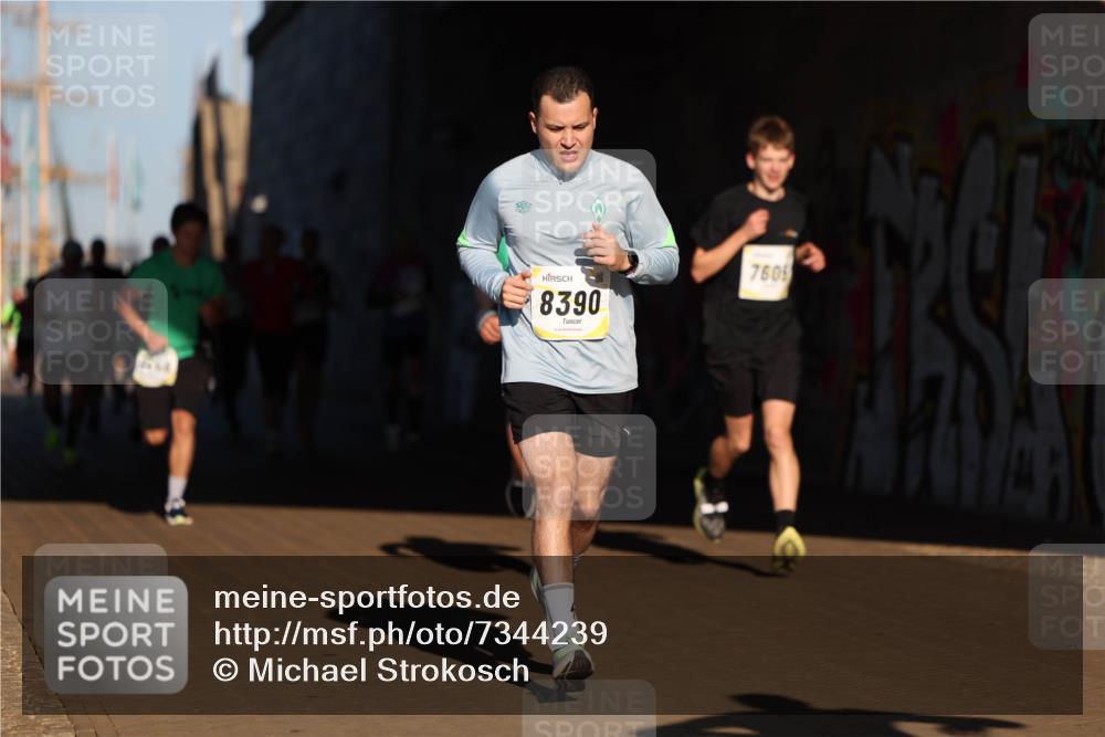 06.10.2024 - 19. swb-Marathon Bremen Michael Strokosch http://msf.ph/oto/7344239 06.10.2024 10:12:02 Laufen 8390, 760 meine-sportfotos.de