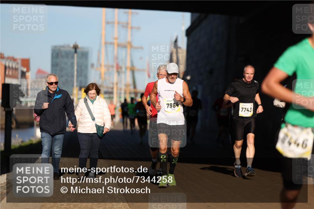 06.10.2024 - 19. swb-Marathon Bremen Michael Strokosch http://msf.ph/oto/7344258 06.10.2024 10:12:07 Laufen 7964, 7743, 7446 meine-sportfotos.de