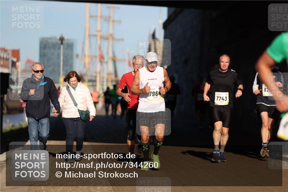 06.10.2024 - 19. swb-Marathon Bremen Michael Strokosch http://msf.ph/oto/7344260 06.10.2024 10:12:07 Laufen 7964, 7743, 82, 54 meine-sportfotos.de